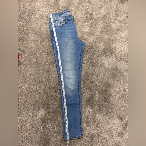 Old Navy Super Skinny Mid Rise Jeans - Picture 6 of 11